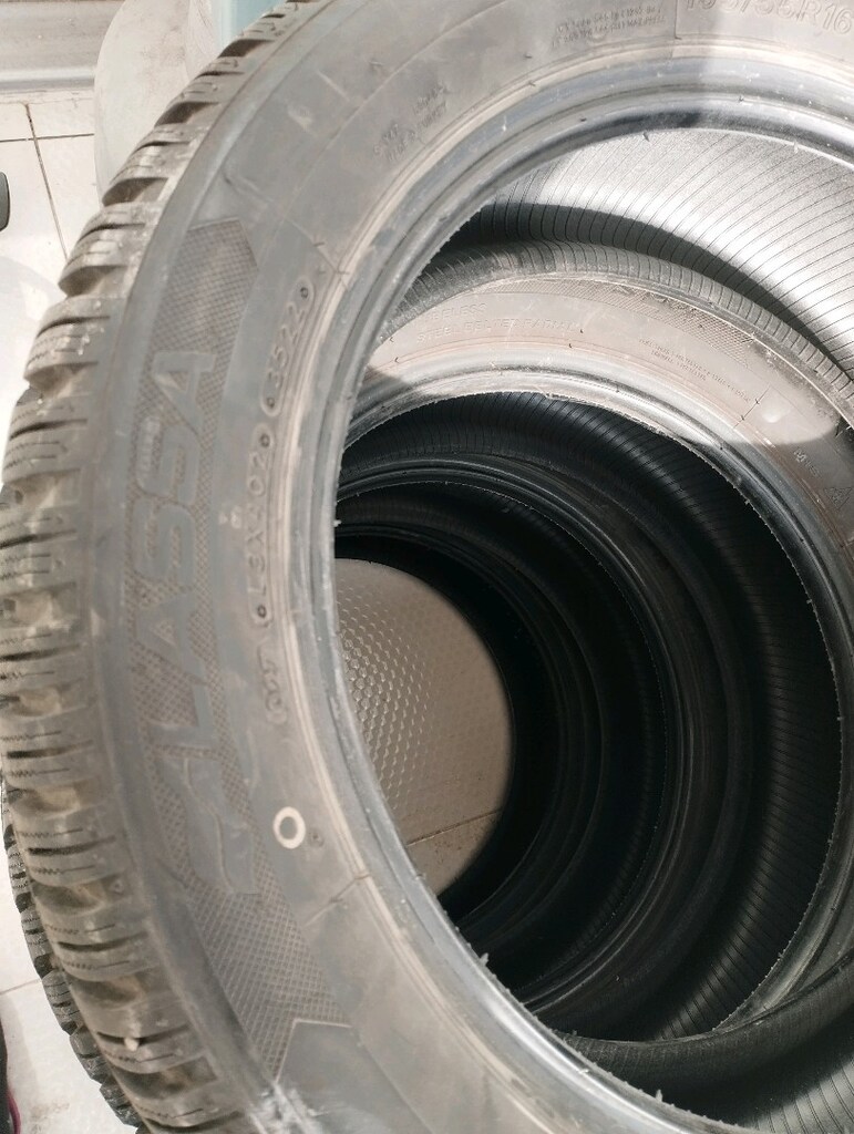 Lassa kış lastiği (195/55R16 87H) - 6