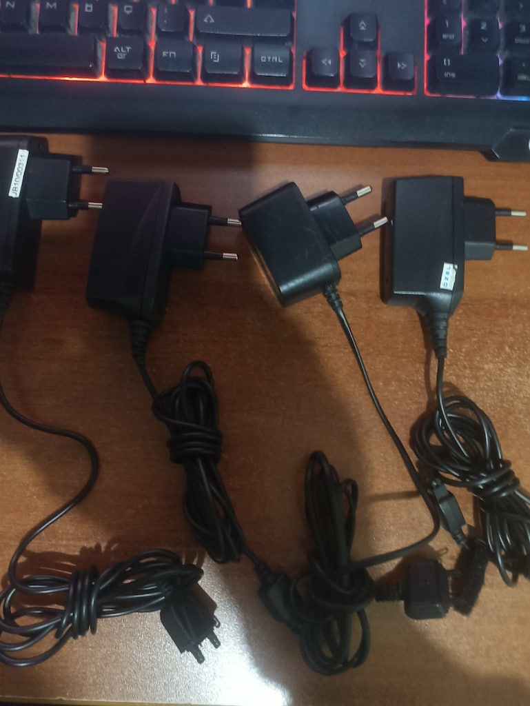 Tuşlu Telefon Şarj Aletleri - 2