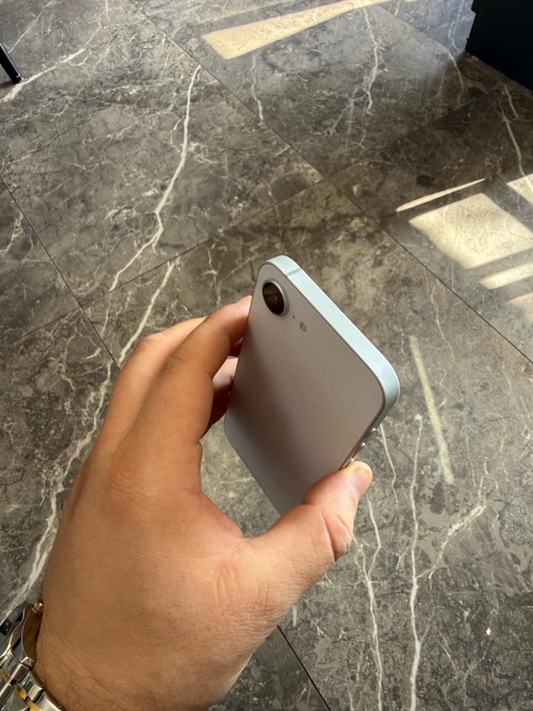 iPhone 16e tr - 7