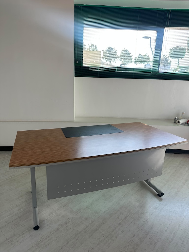 KLAS OFİS ÜSKÜDAR 180X80 CEVİZ SÜMENLİ MÜDÜR MASASI İKİNCİ EL - 2