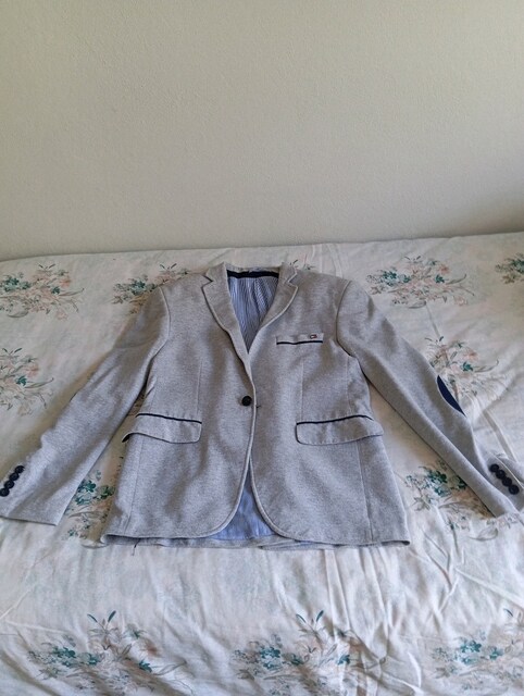 0 bandında az kullanılmış deri mont(Xl) ve Tommy Hilfiger ceket (m)