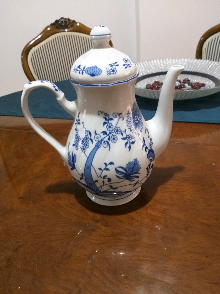 Vintage Korona Zwiebelmuster Poland Blue Onion Danube Coffee Pot & Lid
