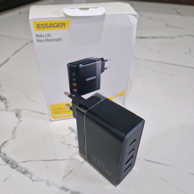 Essager 100 W GaN Şarj Cihazı | 2×USB-C + 2×USB-A | PD 100 W
