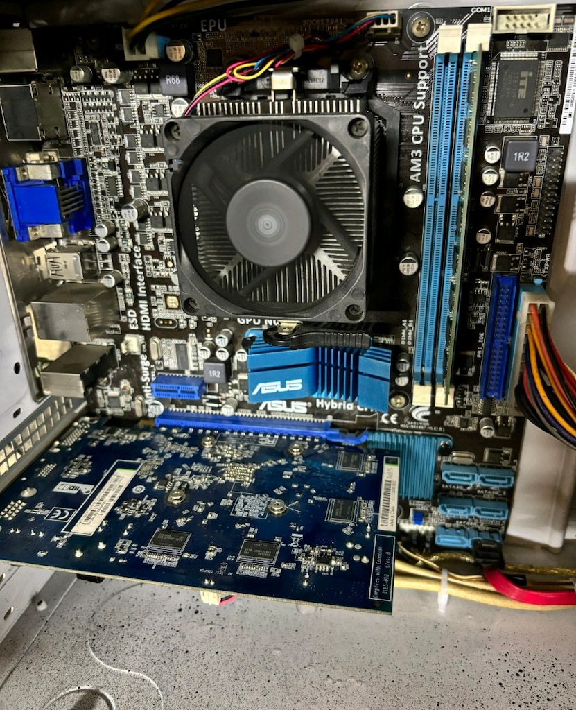 ATHLON II X2 220, 1GB HD4650 SAPPHIRE EKRAN KART, 4GB RAM, 320GB HDD - 4