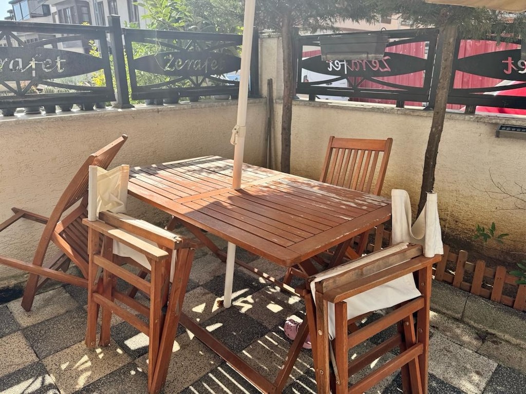 AHŞAP BAHÇE MASASI VE SANDALYELERİ - 2