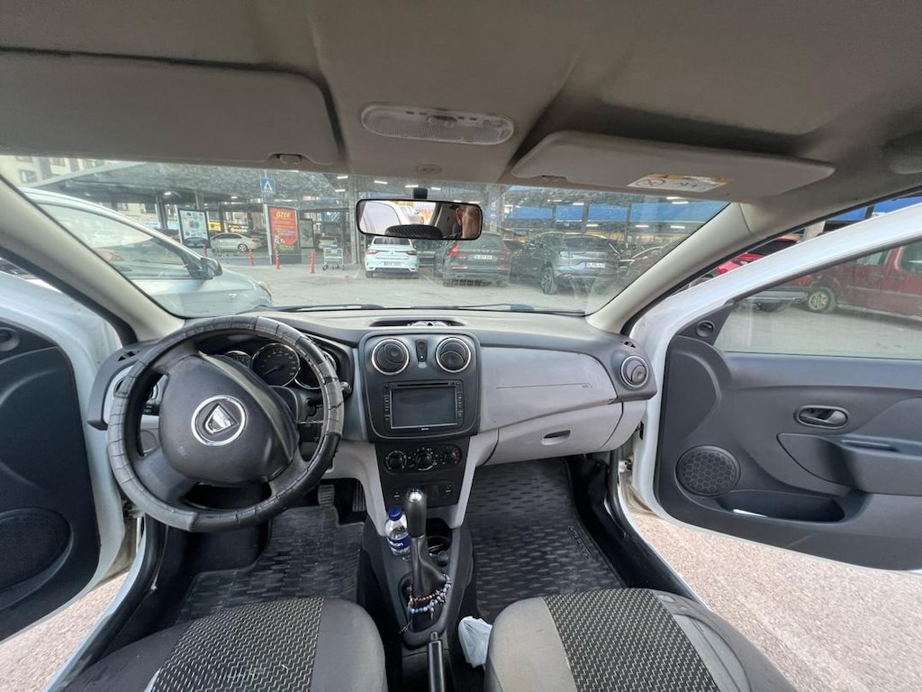2014 Dacia Sandero - 11