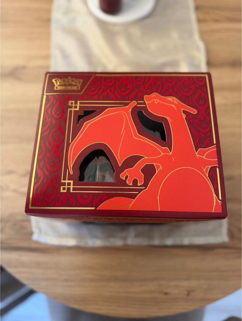 Charizard ex Super-Premium Collection - 5