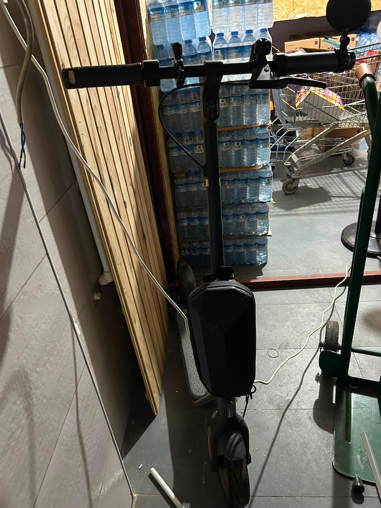SEGWAY F40E 350 W 30 km Menzil Elektrikli Scooter Siyah - 2