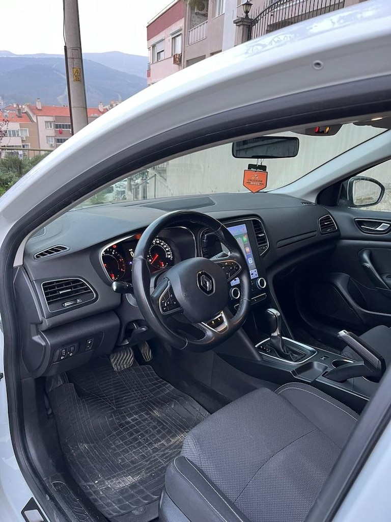 MEGANE 4 OTOMATİK VİTES 2021 MODEL YENİ KASA EKSTRALI - 4