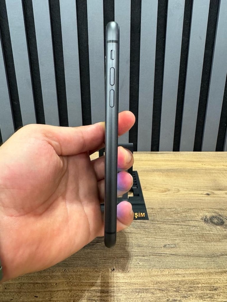 İphone 11 Siyah 128GB - 4