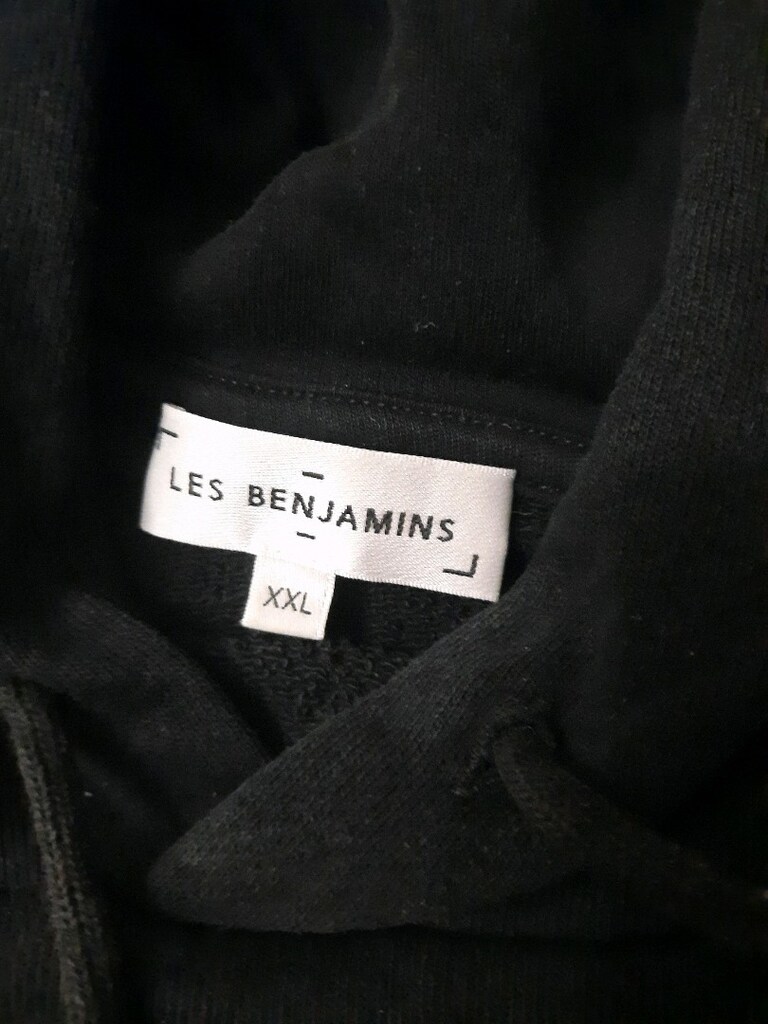siyah şapkalı sweatshirt — görsel 3/3