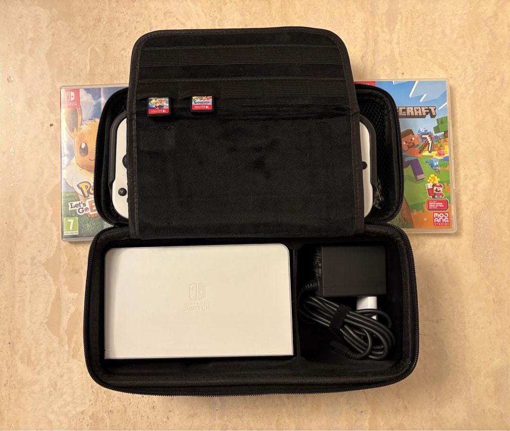 Nintendo switch oled + iki oyun ve aksesuarlar - 6