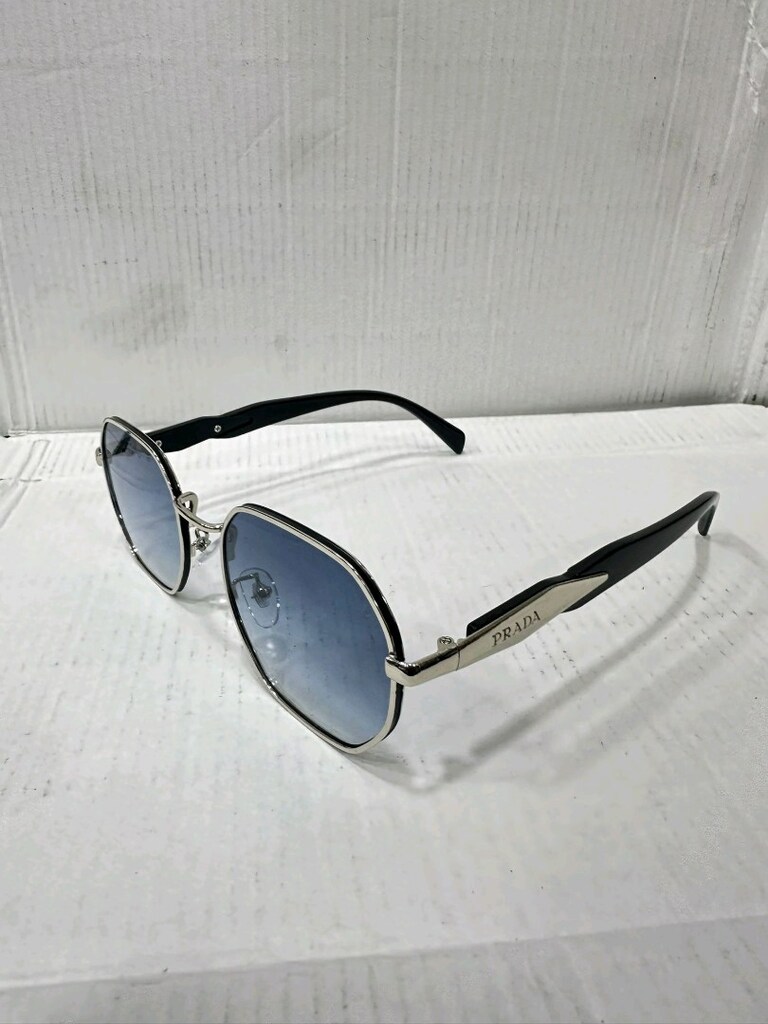 PRADA güneş gözlüğü