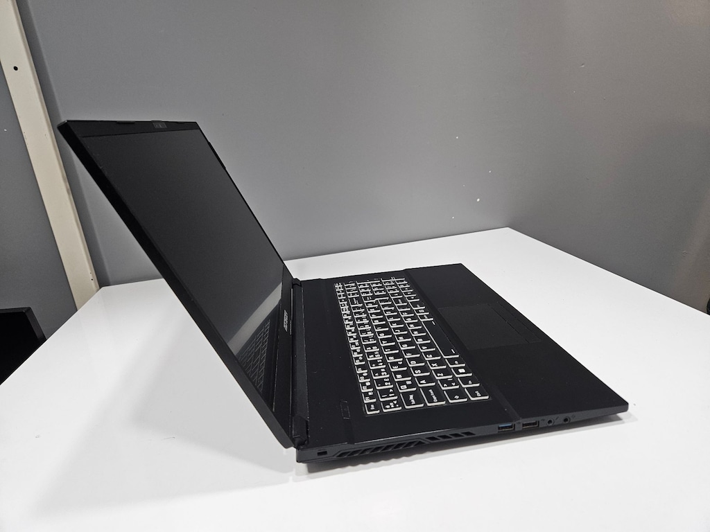 MONSTER İ7 11.NESİL+ BÜYÜK EKRAN 17.3 + 32 GB RAM + 1 TB SSD - 5