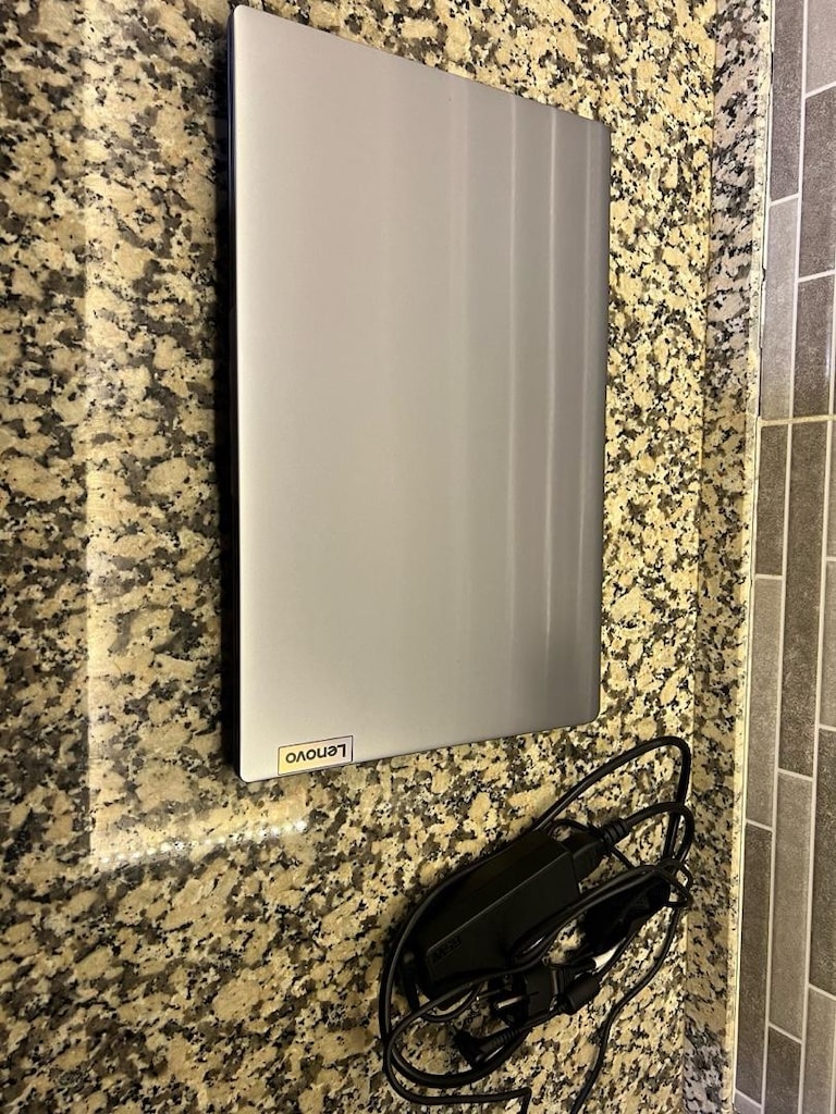 sıfırdan farksız LENOVO ideapad slim3 - 6
