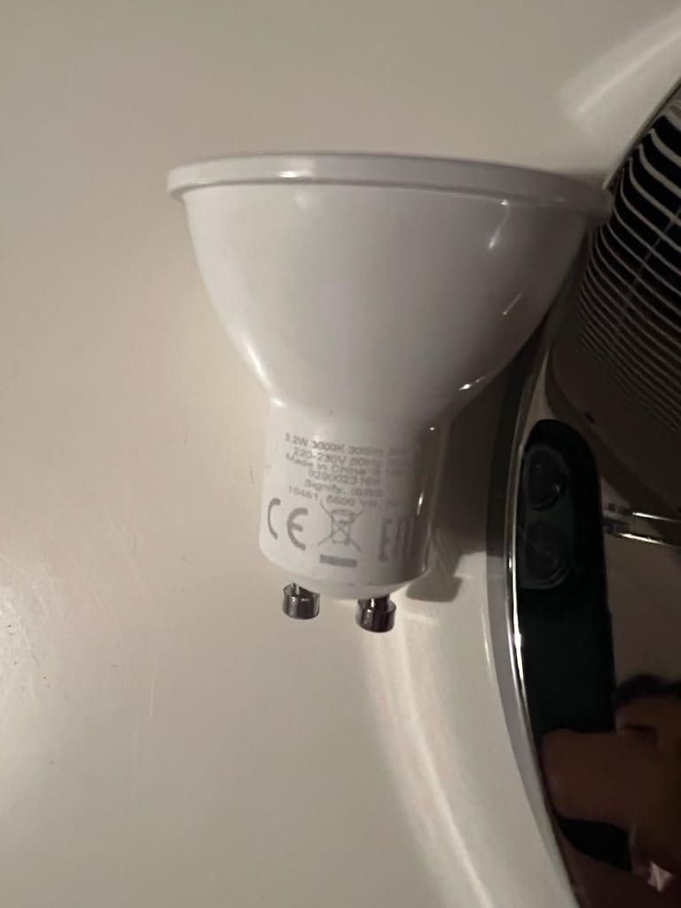 IKEA MASA LAMBASI - 5