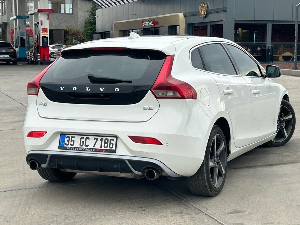 SIFIRDAN FARKSIZ VOLVO V40 DİZEL OTOMATIK R-DESING FULL CAM TAVAN - 3