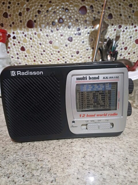 Taşınabilir pilli ve kablolu radyo kutulu