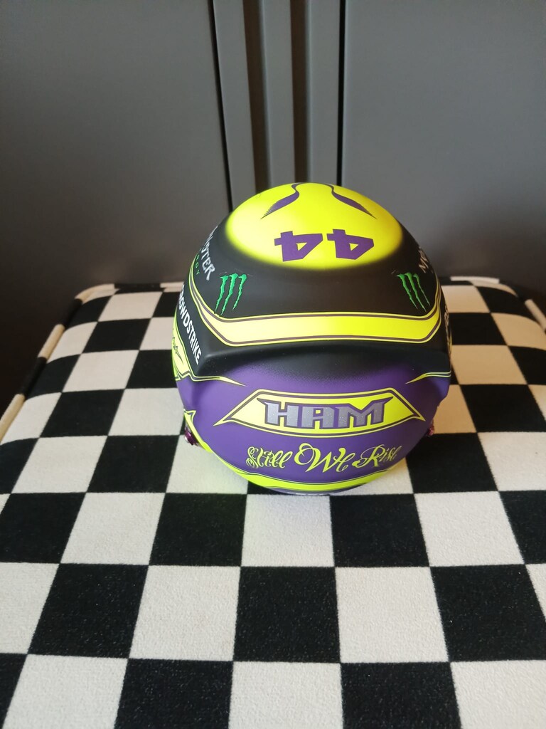 Hamilton 2022 Sezon Kaskı Mercedes Formula 1 F1 1:2 Model Kask - 3