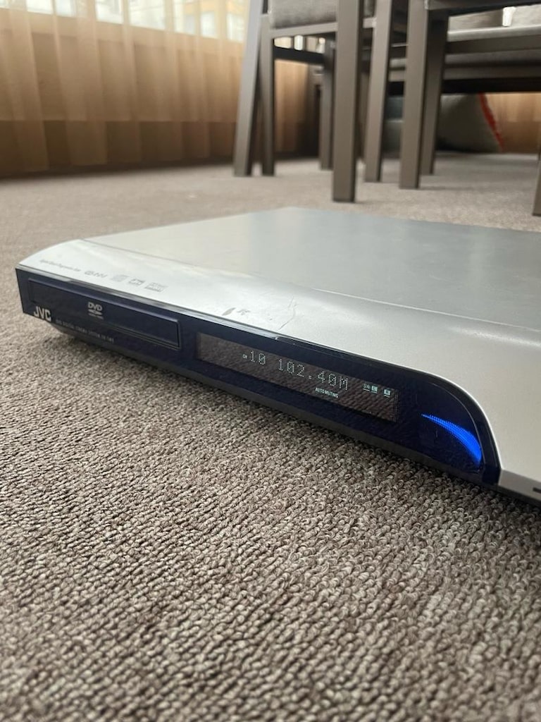 jvc dvd player - 2