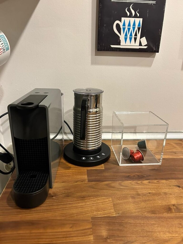 Nespresso Essenza + Aeroccino 4 - 5