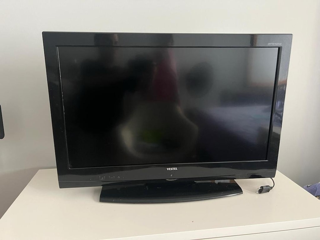 VESTEL 32" LCD TV - Temiz Durumda - 2