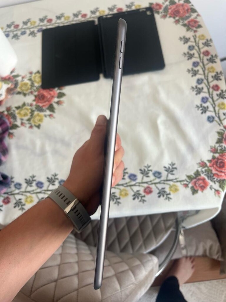 İpad 9. Nesil 64 Gb Uzay Gri Kullanılmamış cihaz - 4