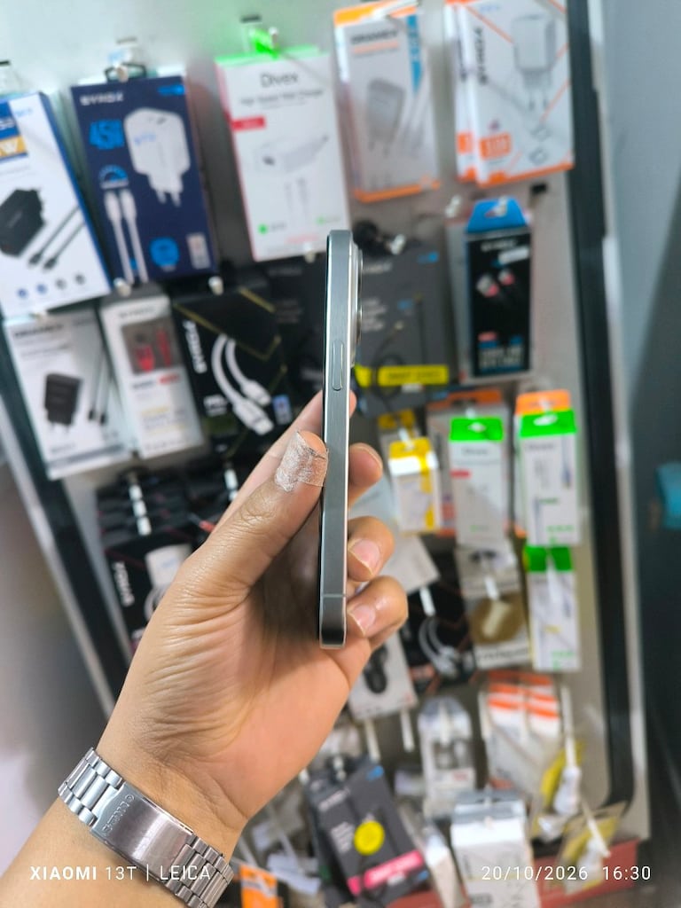 iPhone 15 Pro Yd - 2