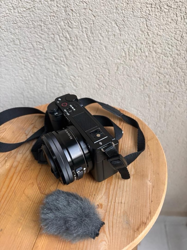 Sony ZV-1 Kamera ve Sel50F18FSYX Kompakt Lens - 2