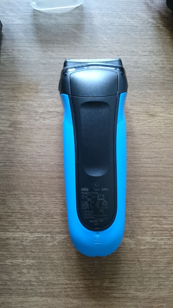 Braun Series 3 Elektrikli Tıraş Makinesi, Islak ve Kuru, 310S - 4