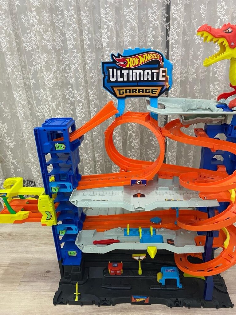 Hotwheels Ultimate Garage - 3