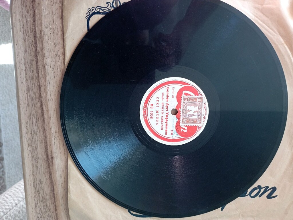 Zeki Müren 78lik taş plak, iyi kondisyonda - 2