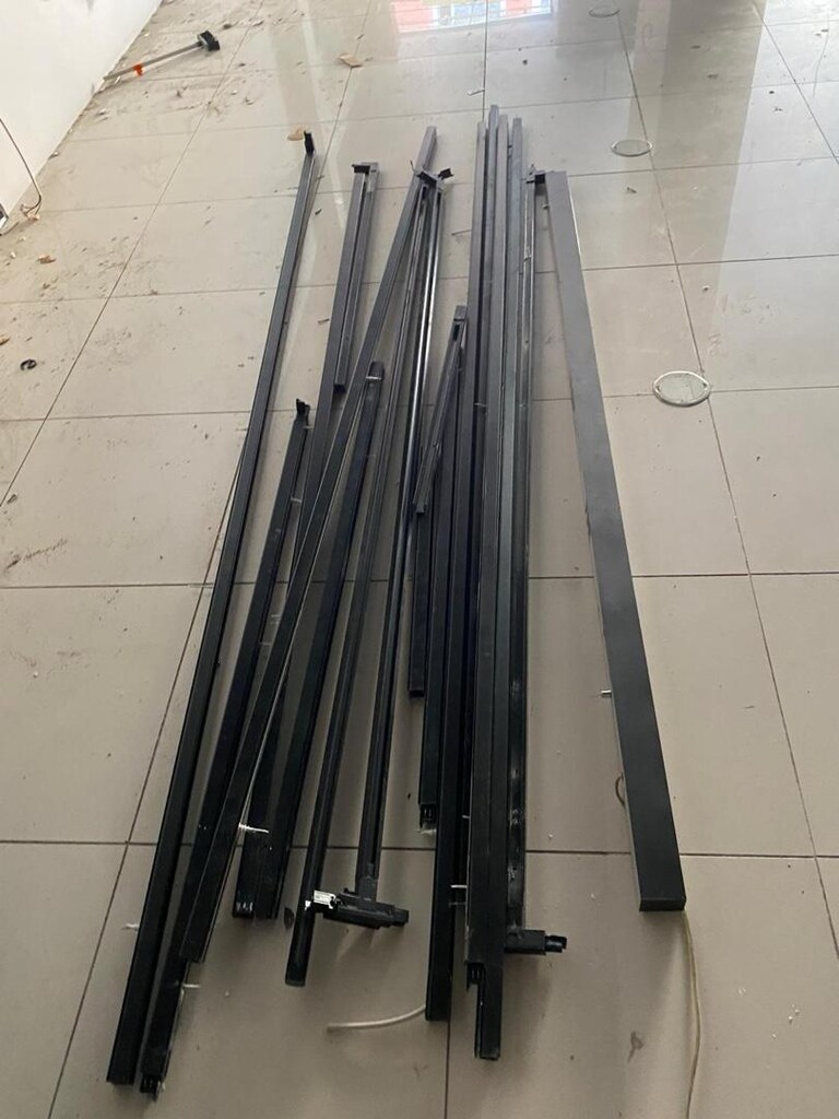 Mağaza Tipi Siyah Ray Spot Aydınlatma Sistemi ve Ray Profilleri - 4