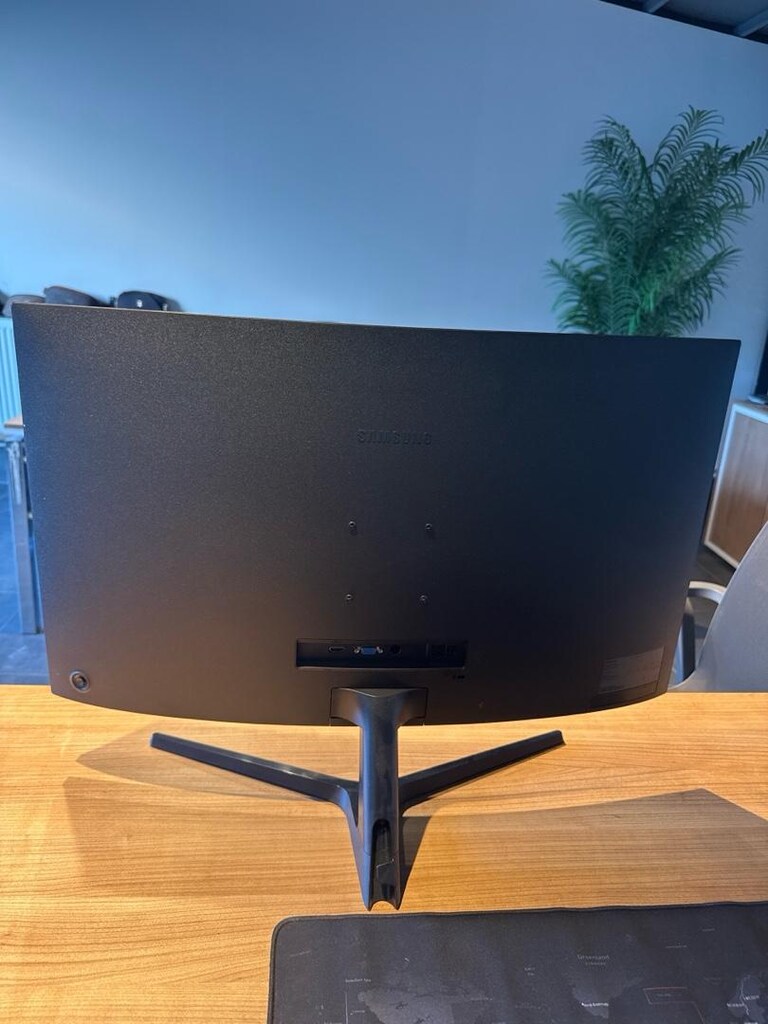 Samsung monitör 32 inc - 4