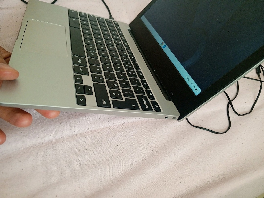 samsung 11.6 ekran Android laptop 4 k video acıyor slim kasa ince - 3