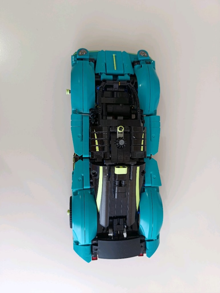 LEGO Technic 42208 - Aston Martin Valkyrie AMR Pro (Kılavuzlu) - 4