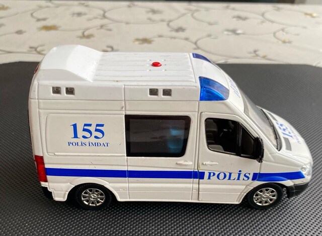 Polis minibüsü (Ambulans)