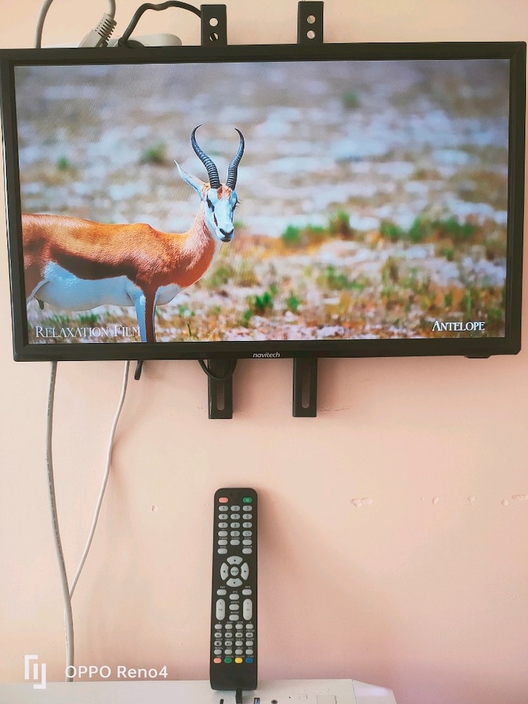 22" İnç TV+ Monitör Kumandalı Navitech Markasıdır - 2