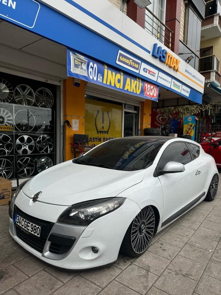 2011 Megane 3 coupe - 2