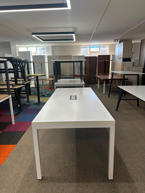 KLAS OFİS ÜSKÜDAR 220x90 TOPLANTI MASASI İKİNCİ EL