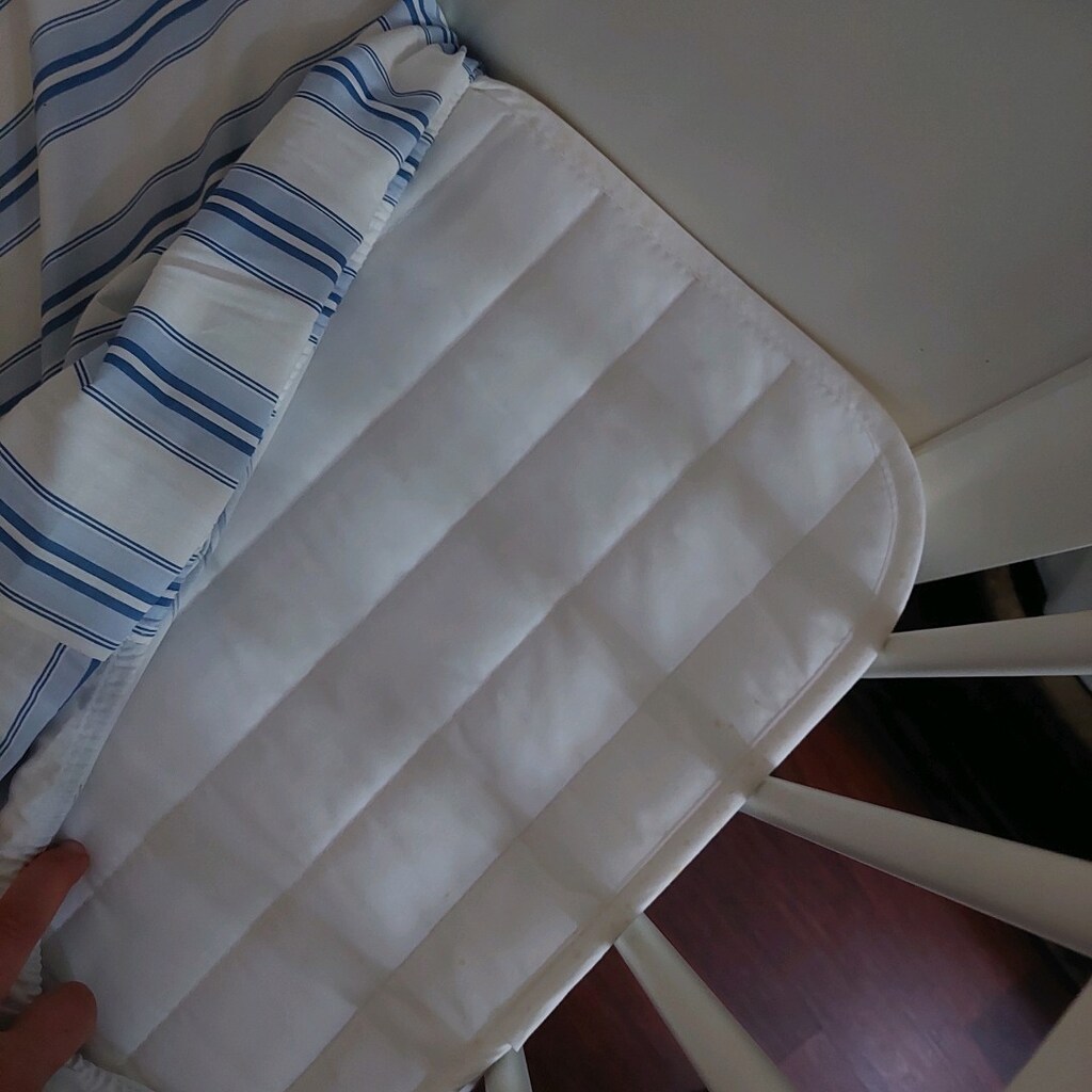 ikea bebek karyolasi +yatağı +yatak koruyucu alezi +yastık +yan minder - 7
