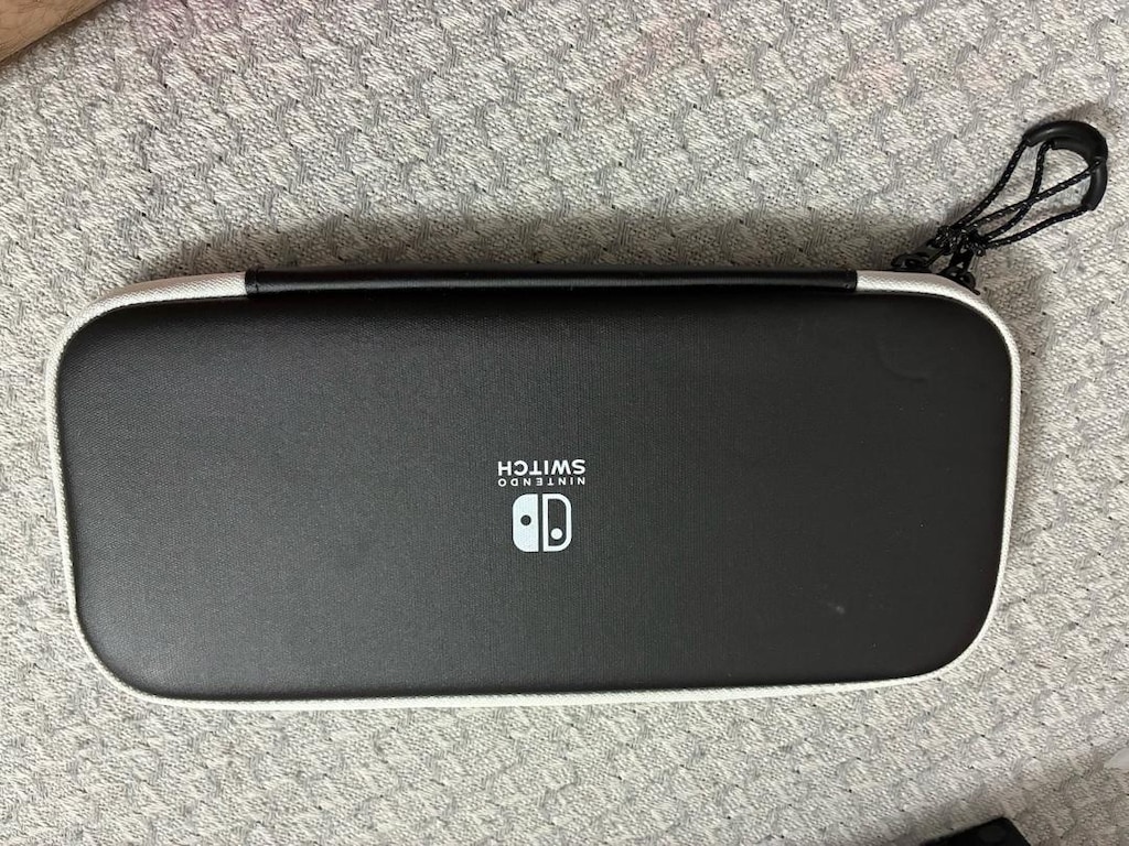 Nintendo Switch konsolunuzu korumak ve taşımak için tasarlanmış çanta - 2