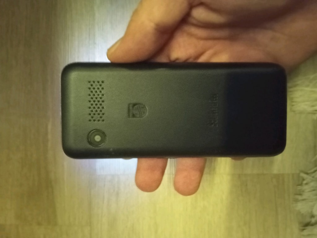 Philips Xenium E6500 4G - 4