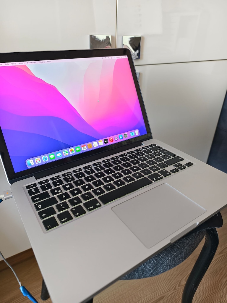 MACBOOK PRO 2015 - İ5 - 2K RETİNA EKRAN - 256 GB SSD - 8 GB RAM - 4