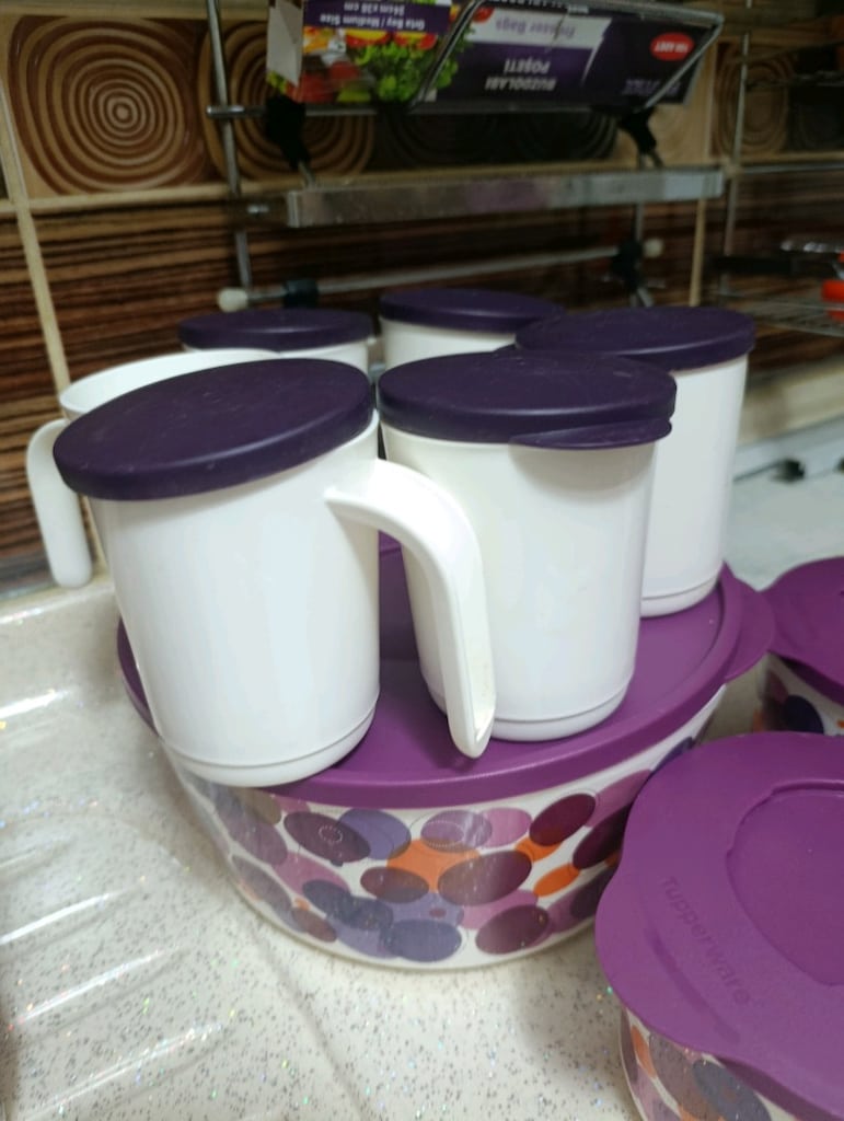 Tupperware set - 4