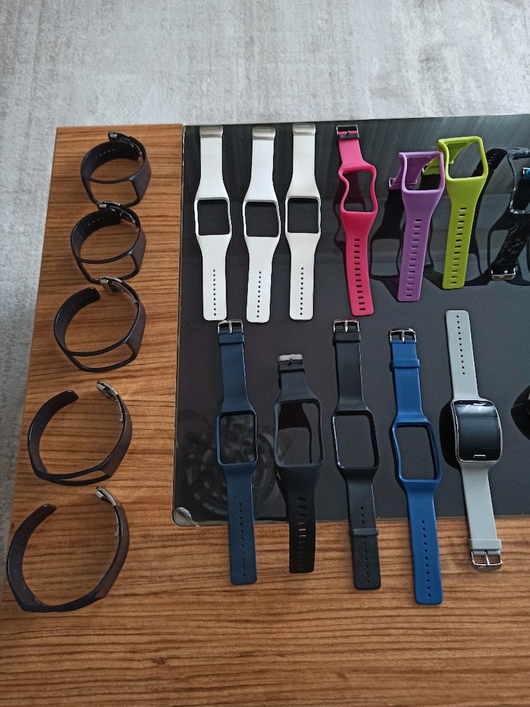 Samsung Gear S Bileği kaplayan Kavisli Premium Akıllı Saat Şık ve Kiba - 7