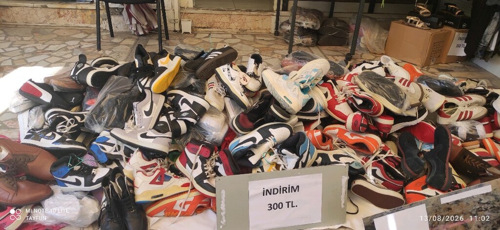 BÜYÜK İNDİRİM SPOR AYAKKABI. 300 TL BİRKENSTOCK. TERLİK. 250 TL - 3