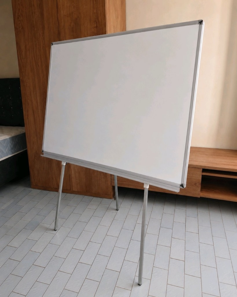 Ayaklı Büyük Boy Yazı Tahtası 170×120 cm – Az Kullanılmış - 2