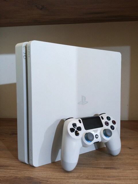 PS4 SLİM 500GB YANINDA TEK KOL SIFIRDAN FARKSIZ CİHAZ