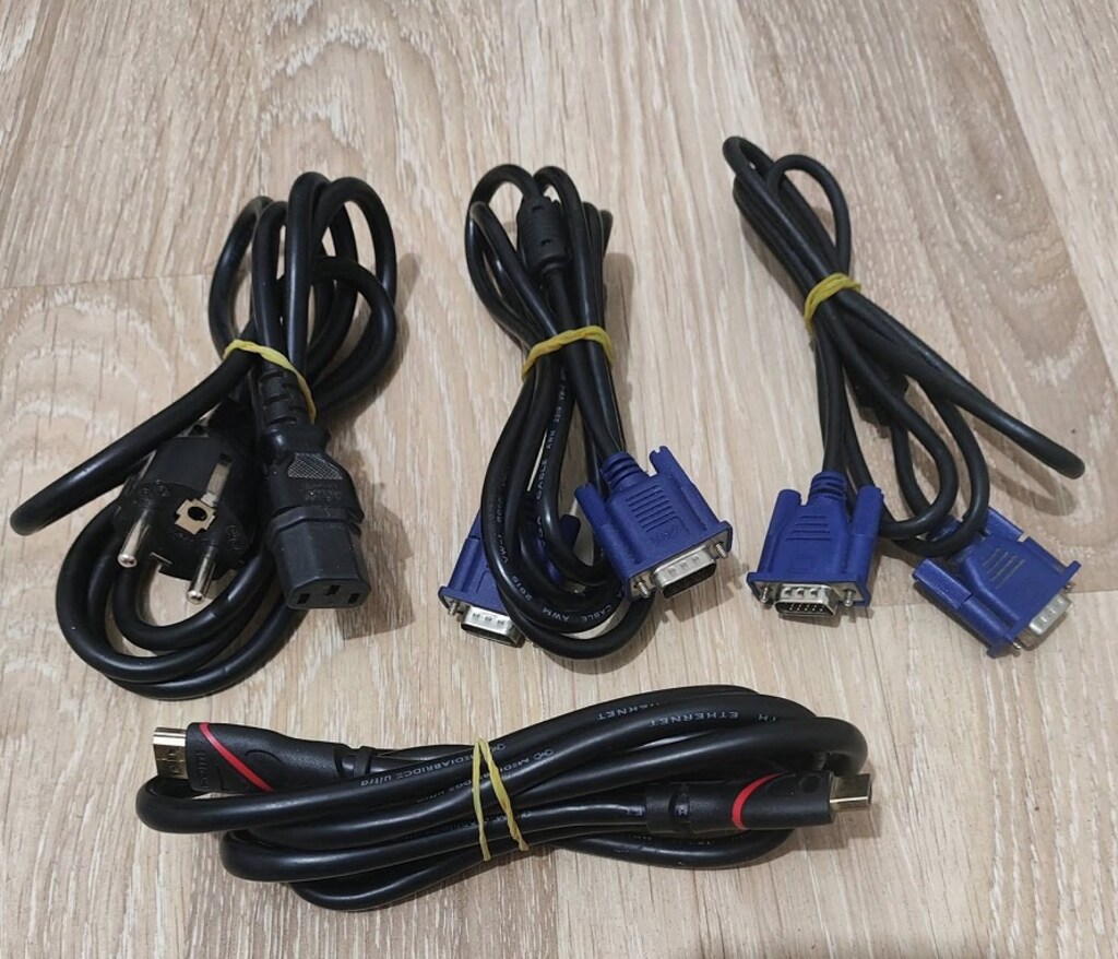 2 ADET VGA , 1 ADET HDMI , 1 ADET POWER KABLO - 2